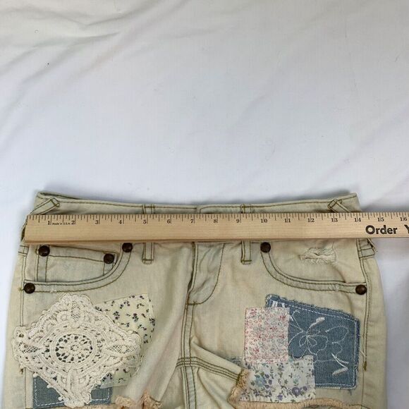 Free People Patchwork Light Wash Denim Shorts Crochet Lace 25 24 Raw Hem Cutoff - Picture 6 of 11